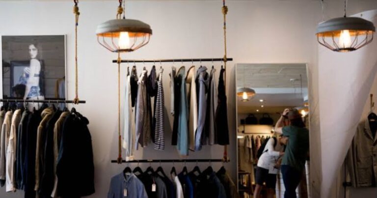 Garment Retailers: A Guide to the Top Clothing Stores